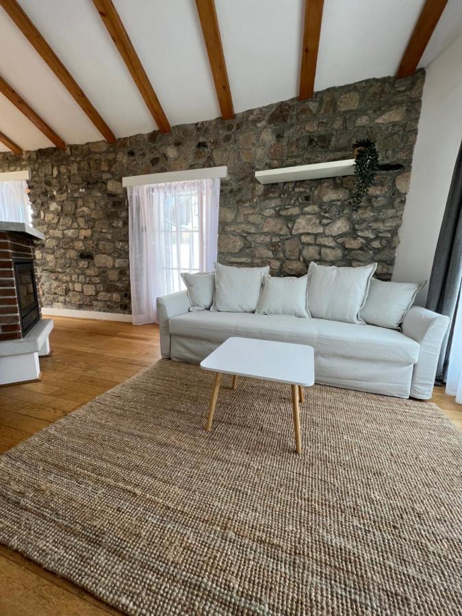 Guesthouse 45 Dutovlje Extérieur photo