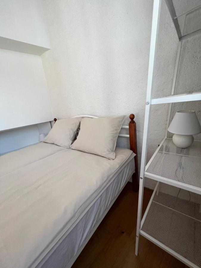 Guesthouse 45 Dutovlje Extérieur photo